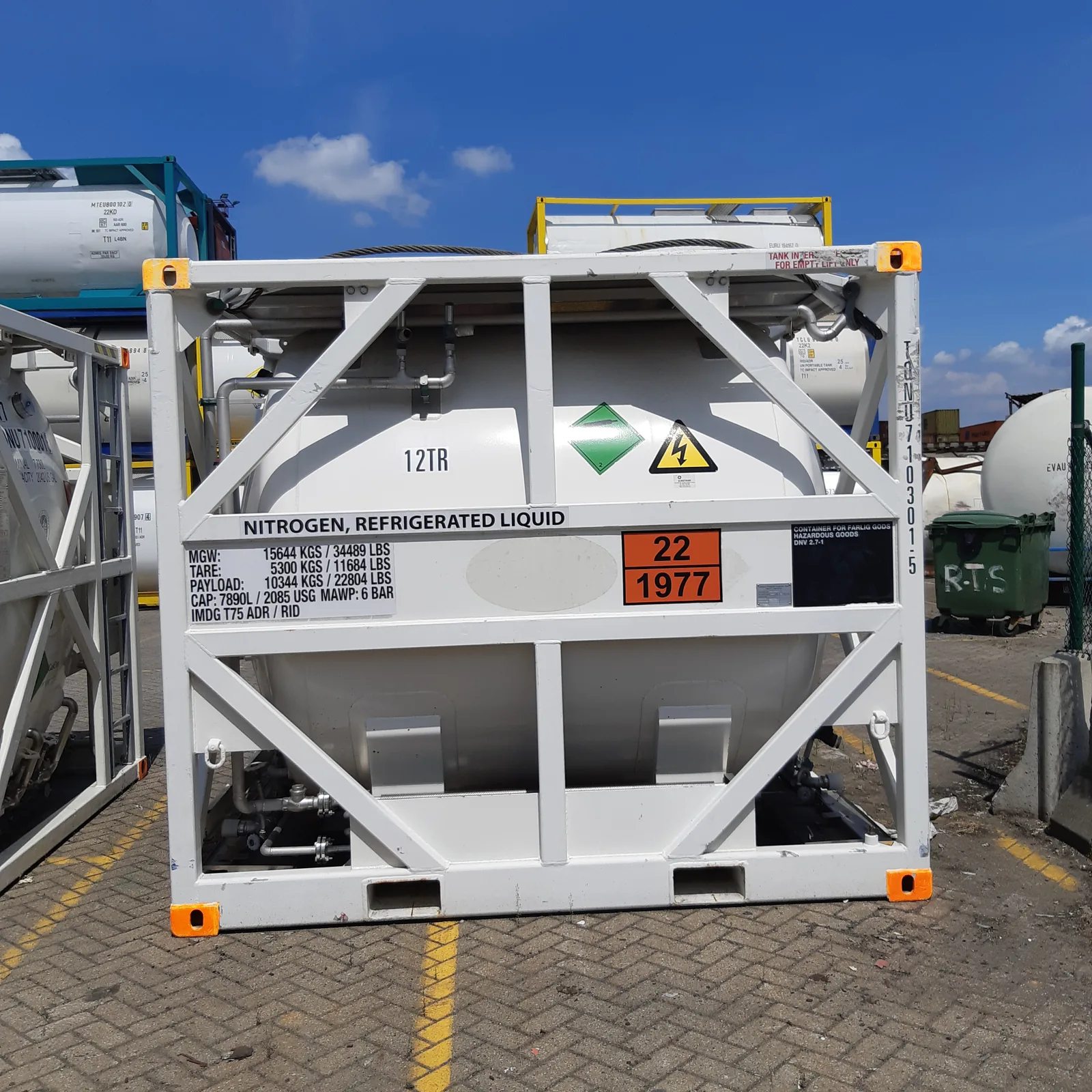 Bofort 10 ft cryogenic ISO tank container for liquid nitrogen (UN 1977), front view